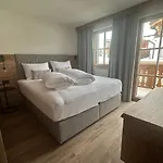 Samnaun, Chaletdmot Apartament *