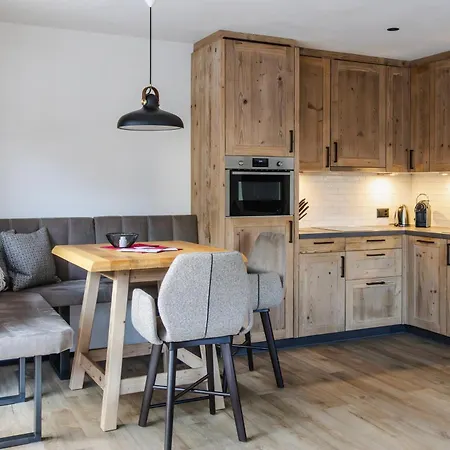 Samnaun, Chaletdmot Apartament